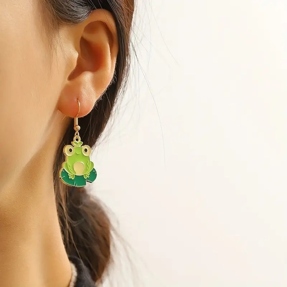 New Handmade "Frog on a Lily Pad" Dangle Earrings (1.6" long x 0.8" wide) - Picture 5 of 10